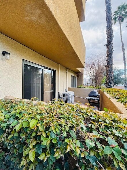 32200 Cathedral Canyon Dr, Unit 67 in Cathedral City, CA - Building Photo - Building Photo