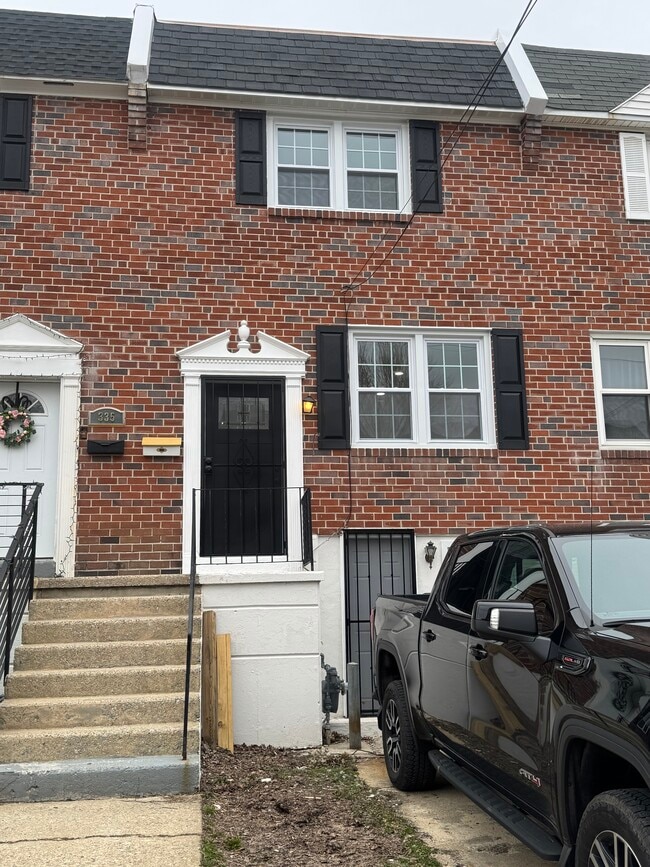 333 Mary St in Downingtown, PA - Foto de edificio - Building Photo
