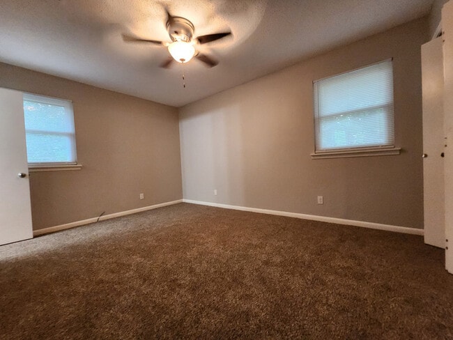 property at 612 Lindenhurst Dr