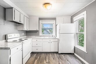 811 Larned St in Lansing, MI - Building Photo - Building Photo