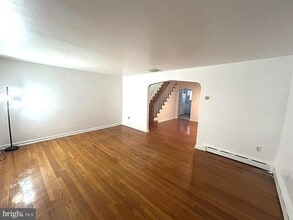 625 Grove St in Bridgeport, PA - Building Photo - Building Photo