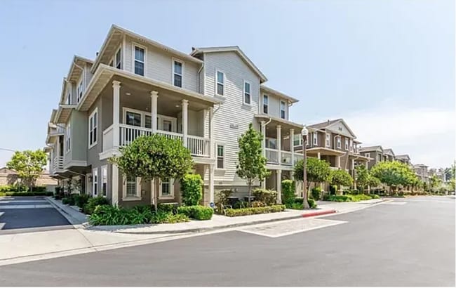 property at 1800 Oak St