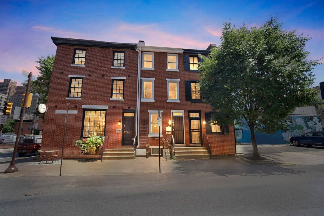 403 S 17th St in Philadelphia, PA - Building Photo