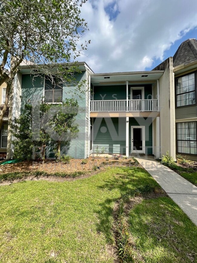 property at 19 Courtyard Cir