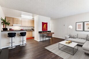 947 W 30th St, Unit 8 in Los Angeles, CA - Building Photo