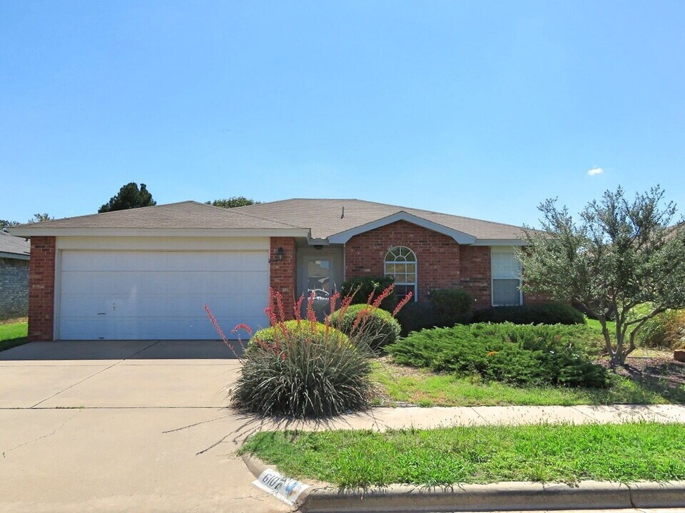 6107 14th St in Lubbock, TX - Building Photo