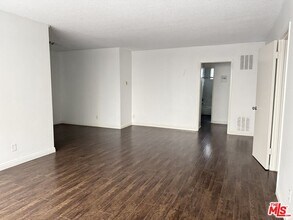 1475 S Wooster St in Los Angeles, CA - Building Photo - Building Photo