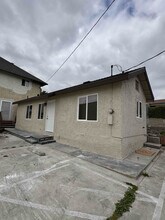 1811 E Cesar E Chavez Ave in Los Angeles, CA - Building Photo - Building Photo