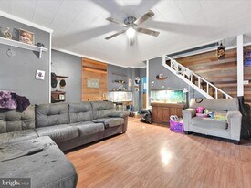 211 Lincoln Ave in Schuylkill Haven, PA - Building Photo