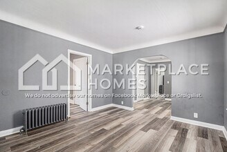 8062 Cadillac Ave in Warren, MI - Building Photo - Building Photo