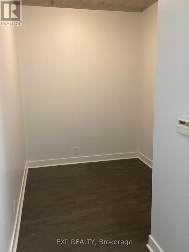 399 Adelaide St W in Toronto, ON - Building Photo - Building Photo