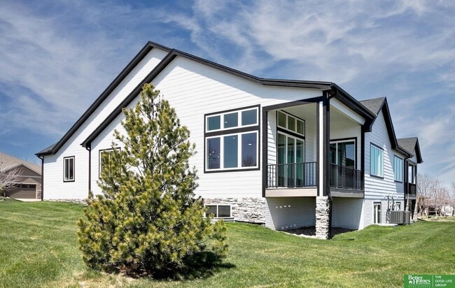 5901 N 159th Cir in Omaha, NE - Building Photo - Building Photo
