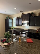 1523 N Strada Way in Clovis, CA - Building Photo - Building Photo
