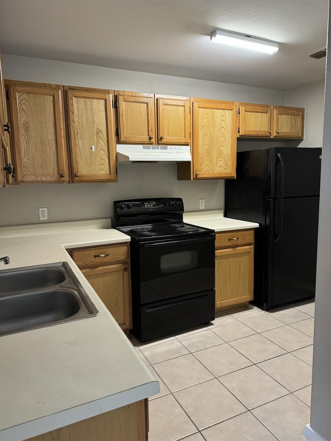 7301 Wagner Ct in Laredo, TX - Building Photo - Building Photo