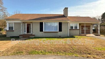 328 E Thompson Ln in Nashville, TN - Building Photo