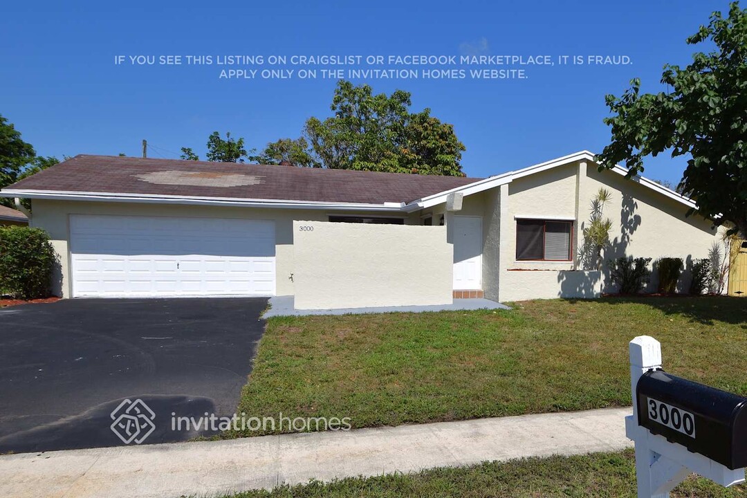 3000 NW 53rd Terrace in Margate, FL - Building Photo