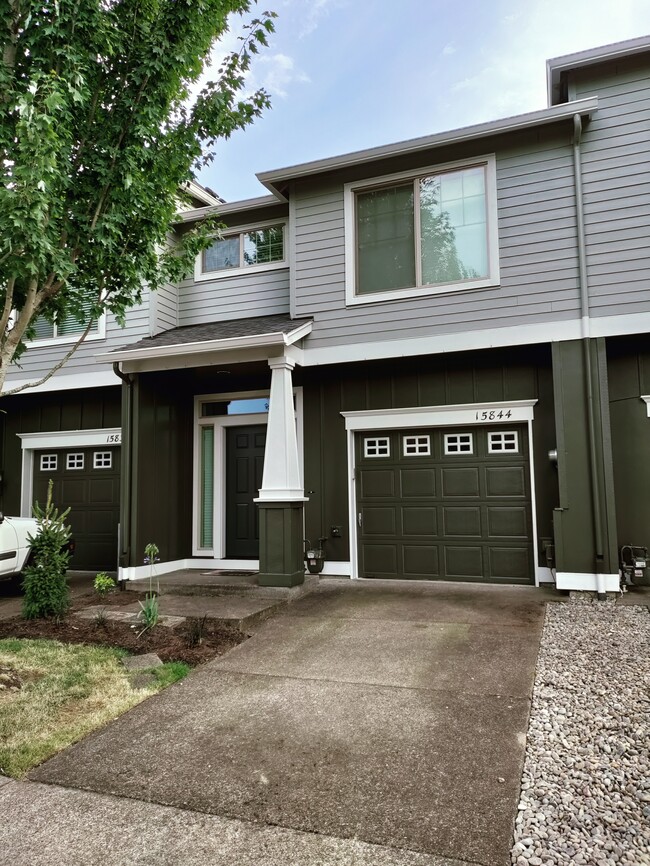 15844 SW Bronner Ln in Sherwood, OR - Building Photo - Building Photo