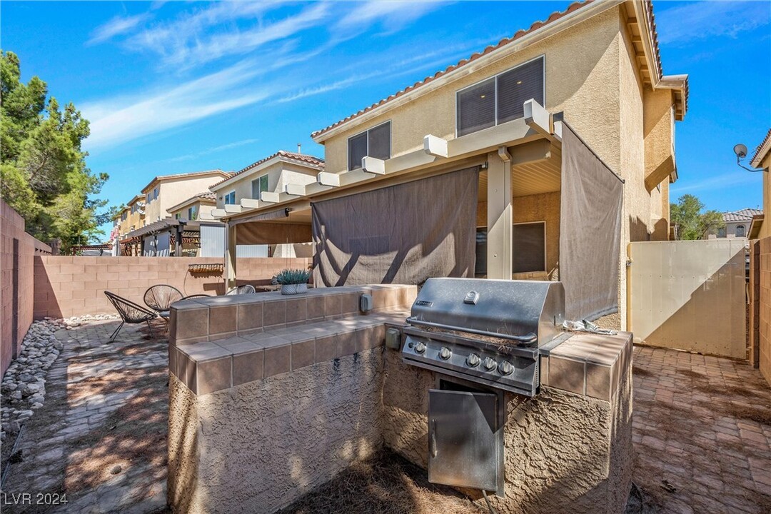 8447 Summers Ranch Ct in Las Vegas, NV - Building Photo