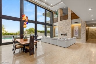 98 Sun Glow Ln in Las Vegas, NV - Building Photo - Building Photo