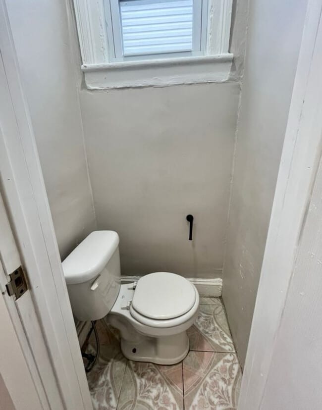6 Jordan Ave, Unit 4 in Jersey City, NJ - Building Photo - Building Photo