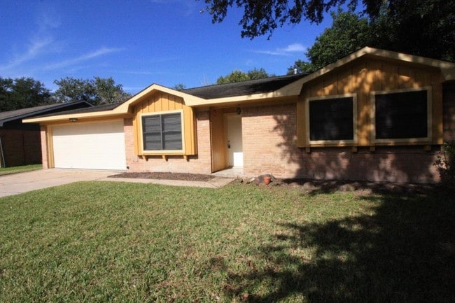 property at 5830 Effingham Dr