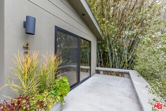 4229 Elmer Ave in Los Angeles, CA - Foto de edificio - Building Photo