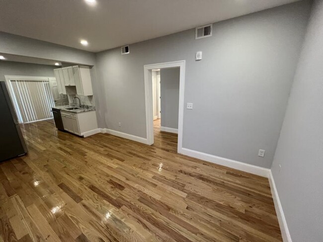 property at 374 Oxford St