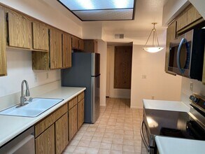 262 Pineview in Irvine, CA - Building Photo - Building Photo