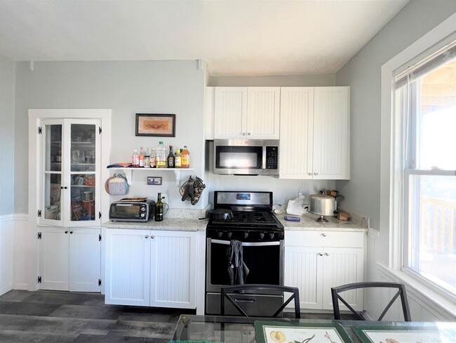 40 Cherry St, Unit 2