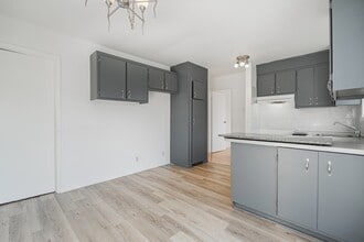 430 Rue de l'Accueil in St-Eustache, QC - Building Photo - Building Photo
