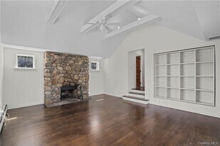 165 Old Post Rd in Mt Kisco, NY - Building Photo