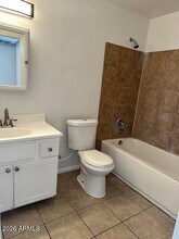 2525 N 52nd St in Phoenix, AZ - Building Photo - Building Photo