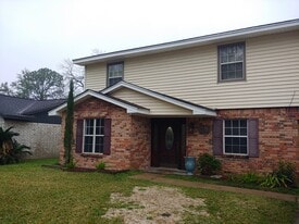 250 Highland Terrace Dr in League City, TX - Building Photo