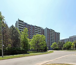 10 Stonehill Ct in Toronto, ON - Building Photo - Building Photo