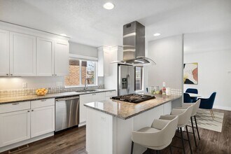 2370 S Acoma St in Denver, CO - Building Photo - Building Photo