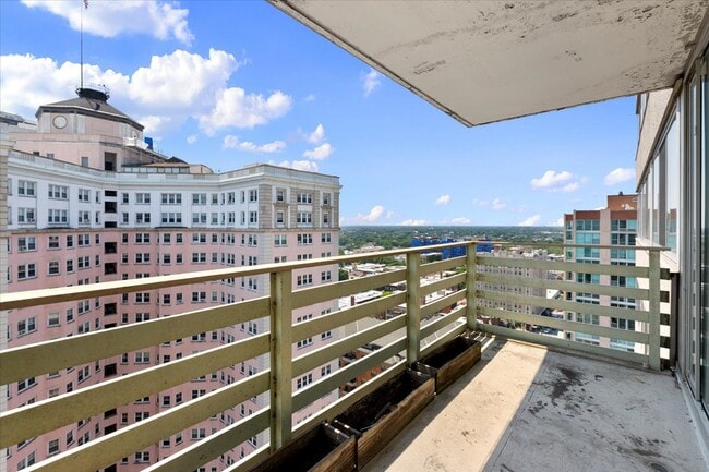 5601 N Sheridan Rd, Unit 20D in Chicago, IL - Building Photo - Building Photo