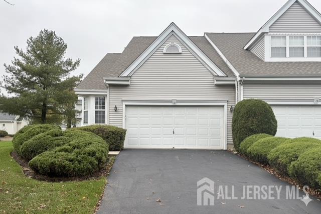 14 Crestwood Ct in Monroe Township, NJ - Building Photo - Building Photo