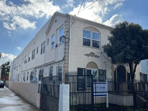 234 N Chicago St in Los Angeles, CA - Building Photo - Primary Photo