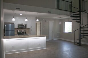 3035 Huntleigh Dr, Unit 3035