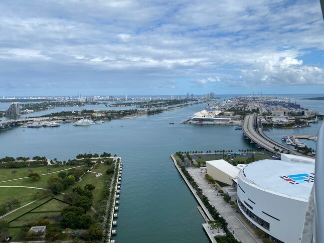 888 Biscayne Blvd, Unit 4012 in Miami, FL - Building Photo - Building Photo