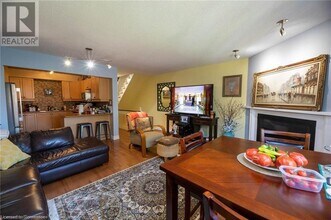 26 Moss Blvd in Hamilton, ON - Building Photo - Building Photo