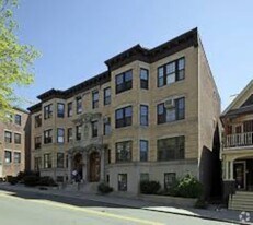 12 Saint Paul St in Brookline, MA - Building Photo