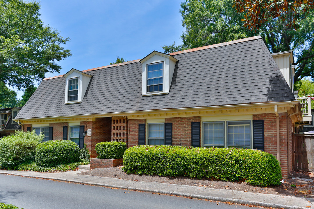 The Colony in Charlotte, NC - Building Photo