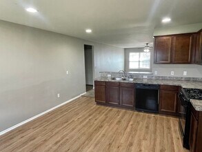 8413 SW 50th St in Oklahoma City, OK - Building Photo - Building Photo