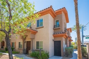 7701 W Robindale Rd in Las Vegas, NV - Building Photo