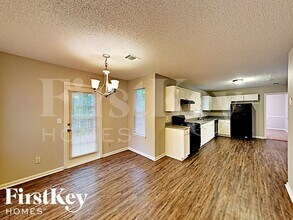 10697 Tara Village Way in Jonesboro, GA - Building Photo - Building Photo