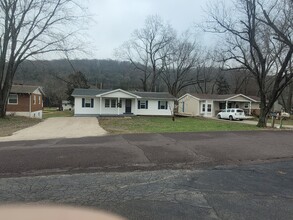 4870 Scottsdale Rd in House Springs, MO - Foto de edificio - Building Photo