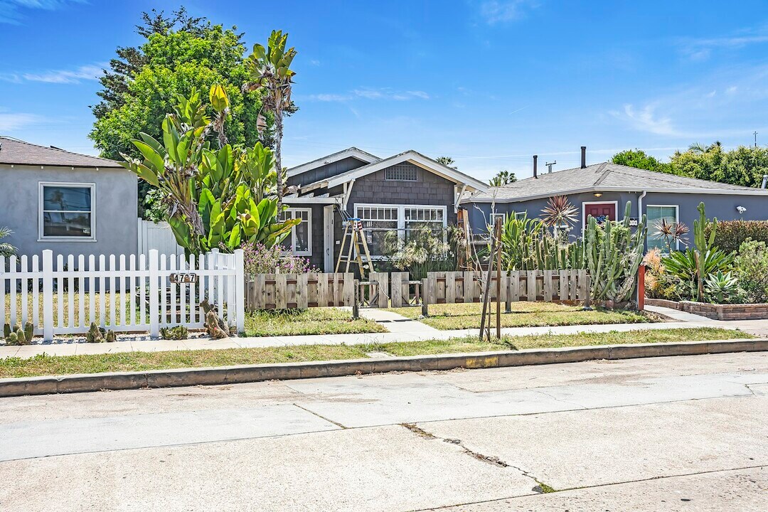 4741 Brighton Ave in San Diego, CA - Building Photo