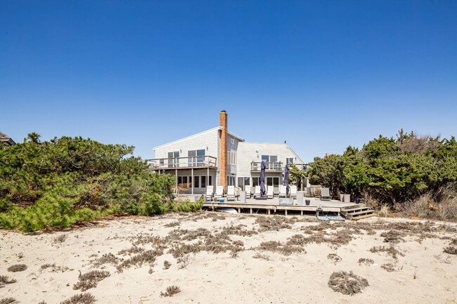 64 Shore Rd in Sag Harbor, NY - Building Photo - Building Photo