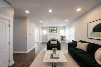 2555 E 55th Pl in Indianapolis, IN - Building Photo - Building Photo